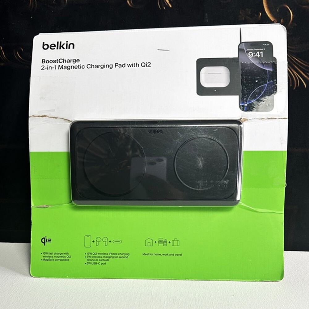Belkin BoostCharge 2-in-1 Magnetic Charging Travel Pad with Qi2